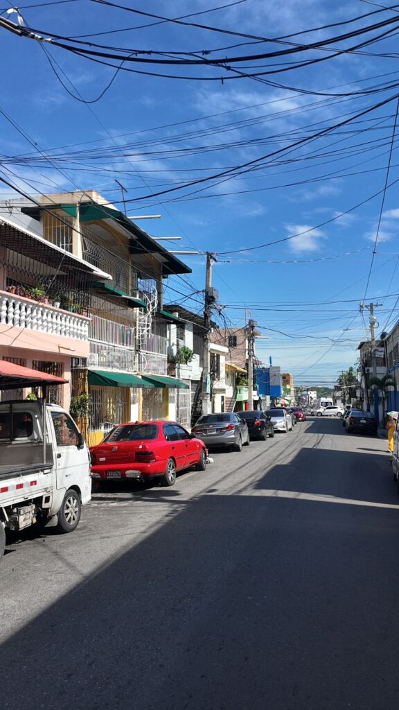 “Cristo Rey está limpio”: residentes valoran recogida de basura