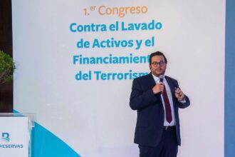 Livio Enmanuel Cedeño Brea superintendente de Bancos.