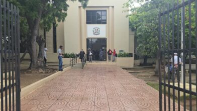 Tribunal aplaza para noviembre audiencia por conflicto de terrenos en La Romana