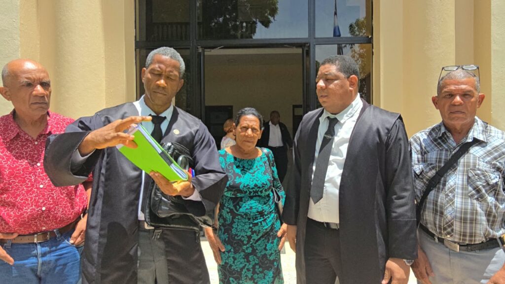 Tribunal aplaza para noviembre audiencia por conflicto de terrenos en La Romana