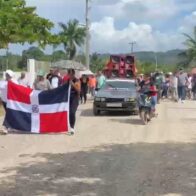 Comunitarios de Barraquito marchan por arreglo de calles, acueducto y otras reivindicaciones