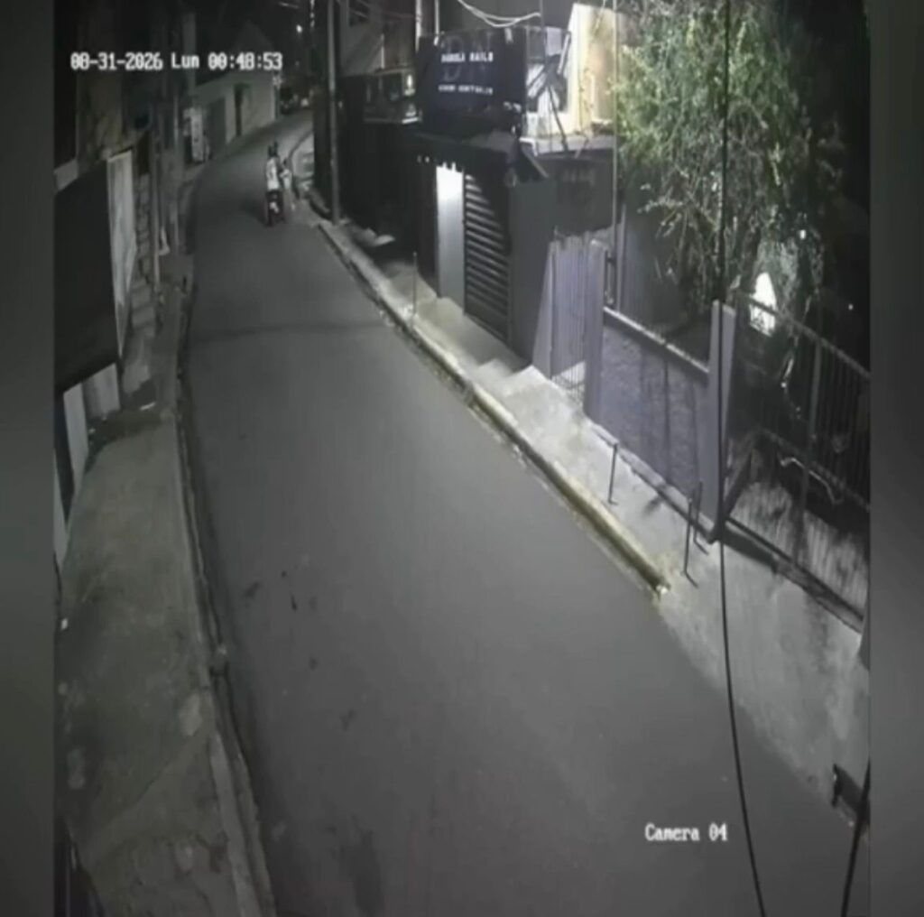 Cámaras de seguridad captan atraco armado a una pareja en presencia de un menor de 5 años en SDO