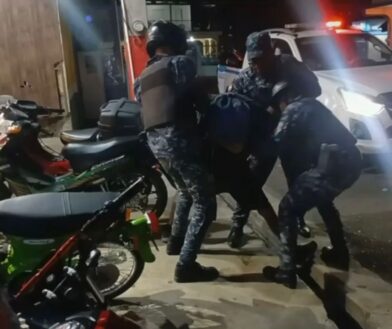 Denuncian presunta agresión policial durante apresamiento de un ciudadano en Jarabacoa