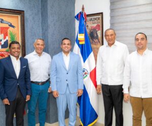 Elmerk Jonas se reúne con senadores y anuncia preparación del primer Foro Legislativo Plus