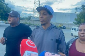 Hombre se entrega a la Policía tras ser vinculado a asalto contra un agente policial y militar en Santiago
