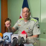 DIGESETT apunta a velocidad no prudente tras yipeta perder el control, derribar postes y dejar cuatro heridos en Santiago