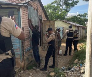 DNCD ocupa más de 3,500 gramos de drogas durante operativos contra el microtráfico en SPM