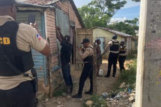 DNCD y MP detienen a 36 personas y ocupan más de 15 mil gramos de drogas en Santo Domingo Este