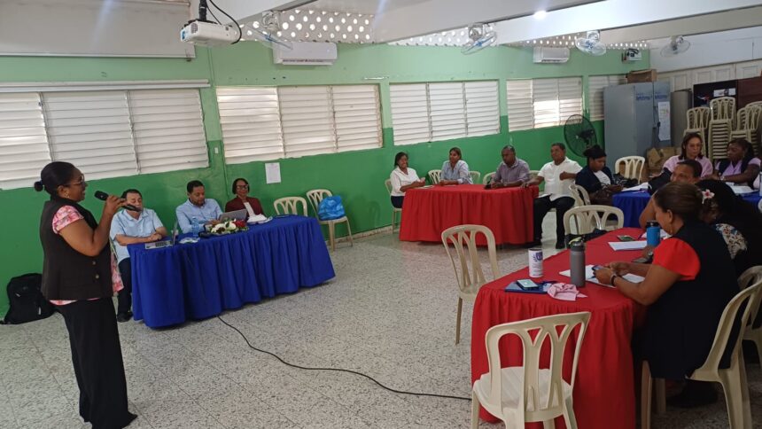 Regional 03 de Educación capacita a directores para fortalecer participación de las familias