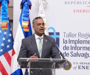 Ministro Santos destaca el interés del Gobierno en la implementación de la energía nuclear en el sistema eléctrico nacional