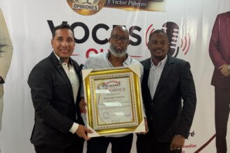 Pascual Linarez recibe reconocimiento del Grupo de Medios Vizcaíno Piñeyro
