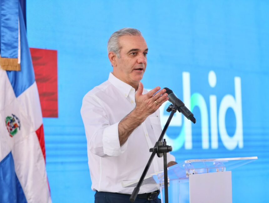 Abinader entrega carretera El Rubio–Los Corocitos para impulsar producción agrícola