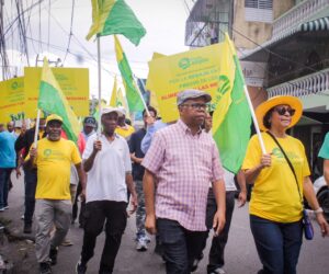 Frente Amplio realiza octava caminata-protesta en SDO contra alto costo de la vida y apagones