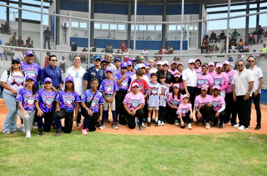 Fundación Macarrulla homenajea a 16 atletas dominicanos en la Copa Macarrulla 2026
