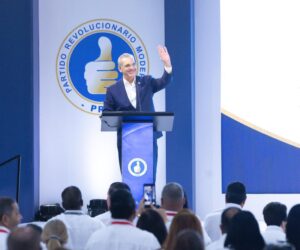 Luis Abinader: “Mientras yo sea Presidente de la República y presidente del PRM, cuidaré celosamente esa diferencia»