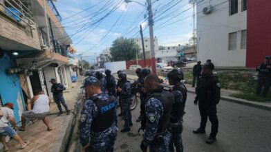 Paro de 48 horas en Santiago Oeste presiona a Educación por escuelas abandonadas y podría extenderse