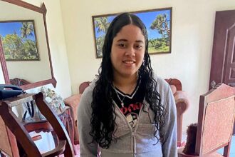 padres denuncian desaparición de su hija tras llevarla al liceo en jarabacoa