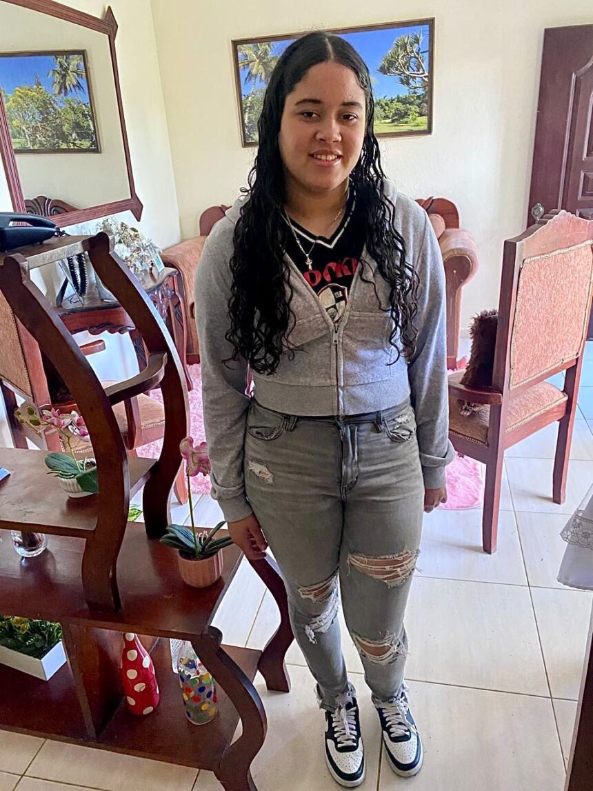 padres denuncian desaparición de su hija tras llevarla al liceo en jarabacoa