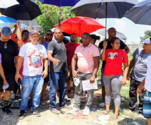 Comunitarios piden concluir la escuela Los Peralejos en Santo Domingo Oeste