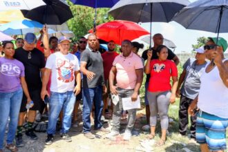 Comunitarios piden concluir la escuela Los Peralejos en Santo Domingo Oeste