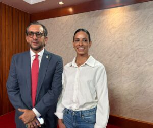 Atleta Bianca Acosta visita el Congreso Nacional tras conquistar oro para República Dominicana