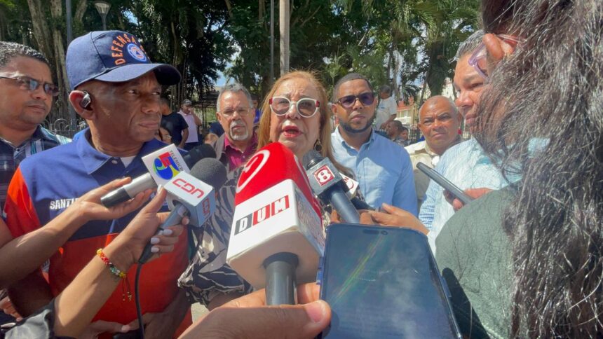 Rosa Santos: “No vamos a poner en riesgo la vida de los niños” y revela graves fallas en escuela de Santiago