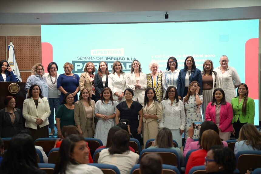 Ministerio de la Mujer y OEA fortalecen liderazgo político de cientos de mujeres rurales de la región