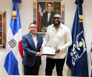SNS reconoce a David Ortiz como Embajador Honorífico por su trayectoria y labor social