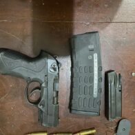 Tiroteo entre bandas rivales desata alarma en Moca; Policía apresa a dos presuntos participantes