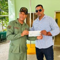 Alcalde de Bayaguana entrega RD$500 mil para techado del Cuerpo de Bomberos
