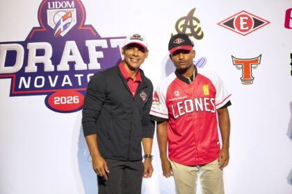 Carlos Peña destaca el trabajo y la disciplina de los Leones del Escogido durante el Draft 2026