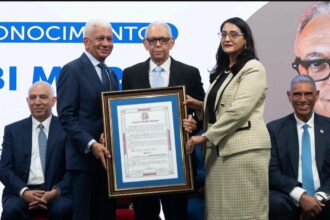 Senado reconoce a Elbi Morla, pionero de la endocrinología pediátrica en RD