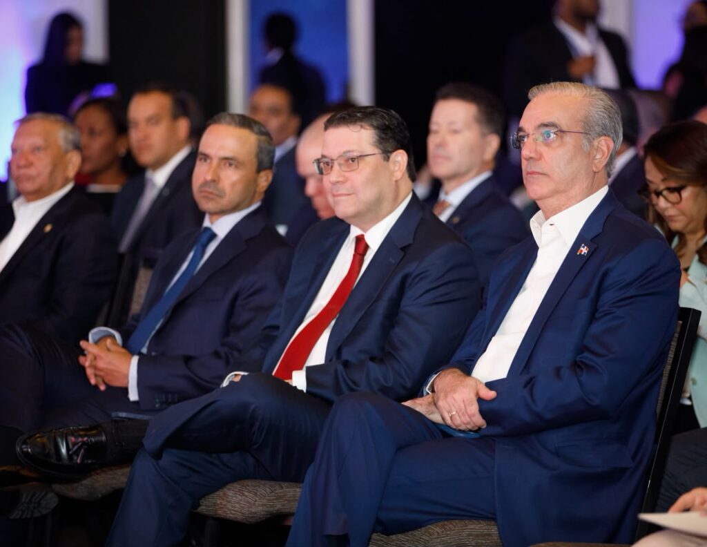 Cámara de SD destaca auge empresarial: 18,000 nuevas empresas en seis meses bajo políticas de Abinader