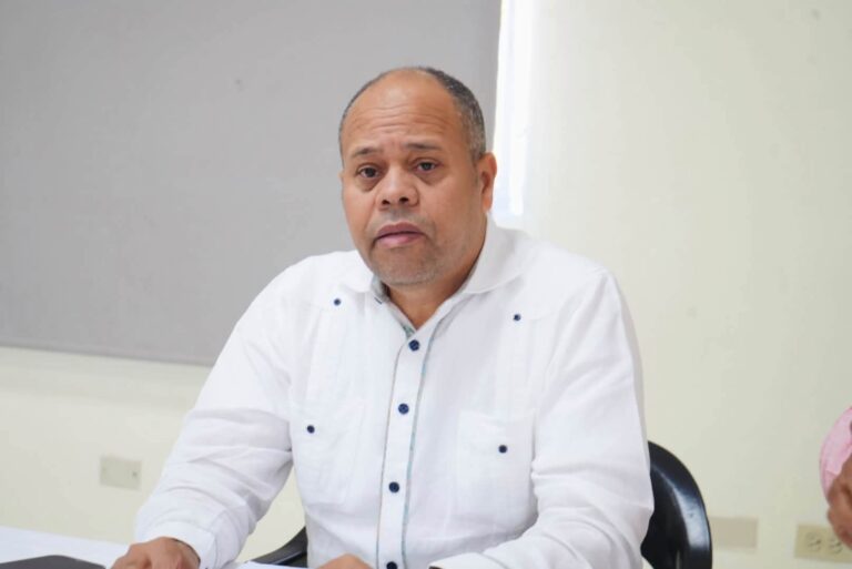 Regional 03 y ADP de Pueblo Viejo abordan demandas del magisterio y buscan respuestas