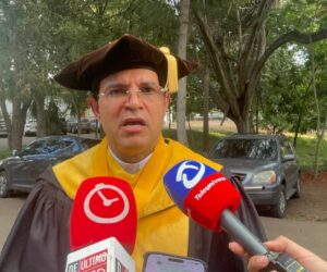 Rector de la PUCMM advierte que RD debe acelerar transformación educativa tras PISA 2025