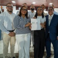 Consejo para el Desarrollo entrega 90 becas universitarias a jóvenes meritorios de Monseñor Nouel