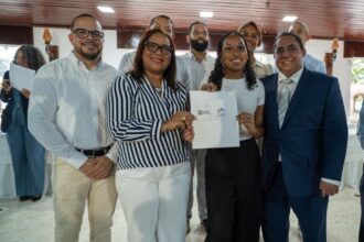 Consejo para el Desarrollo entrega 90 becas universitarias a jóvenes meritorios de Monseñor Nouel