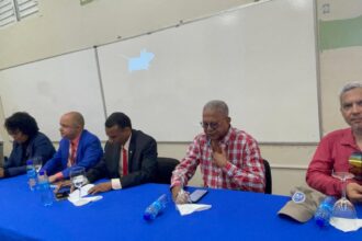 Panel “Nuevo Código Penal” destapa temores por censura, penas de hasta 60 años y criminalización de la protesta