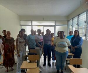 Casi 100 estudiantes de educación especial siguen fuera de las aulas en Santiago por falta de local