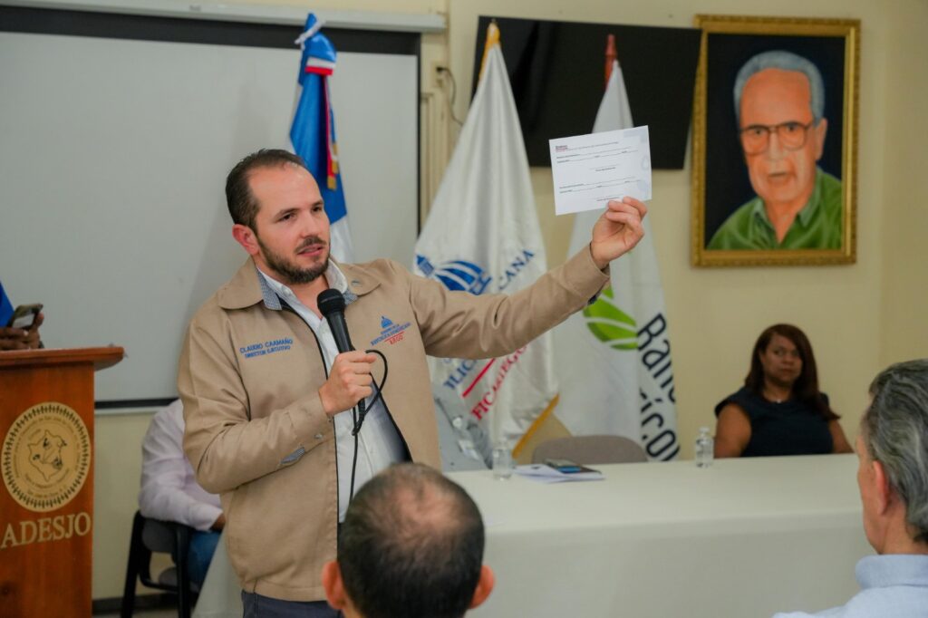 TNR bonifica a 22 productores de San José de Ocoa y Peravia para sistemas de riego y energía solar