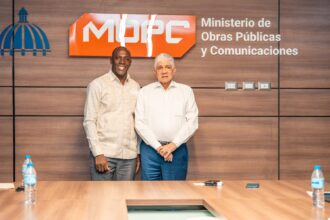 Alcaldía de Villa Hermosa gestiona nuevas obras viales y asfaltado en encuentro con el ministro de Obras Públicas