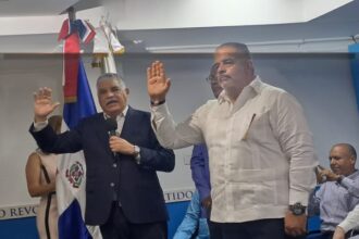 Dirigentes del PRD en Barahona piden a Noé Sterling volver a asumir candidatura a alcalde