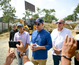 Ulises Rodríguez supervisa construcción de Estación Central de Bomberos en El Dorado