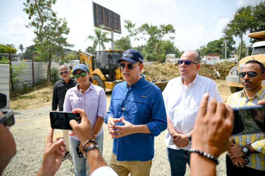 Alcalde Ulises Rodríguez supervisa construcción de Estación Central de Bomberos en El Dorado