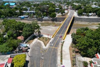 Abinader inaugura puente Los Hierros en Baní tras 40 años de espera, clave para la producción agrícola