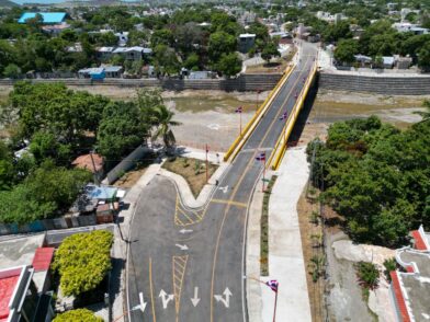 Abinader inaugura puente Los Hierros en Baní tras 40 años de espera, clave para la producción agrícola