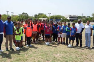 FIFA e INEFI llevan impulso al fútbol escolar en Azua, Peravia y Ocoa
