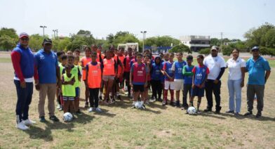 FIFA e INEFI llevan impulso al fútbol escolar en Azua, Peravia y Ocoa