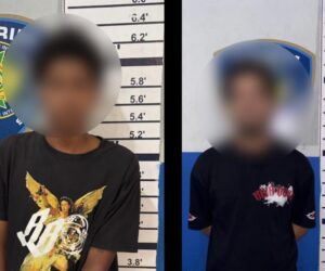 Capturan a dos jóvenes buscados, acusados de asaltar a una pareja a punta de pistola para robarle cadenas de oro en Santiago