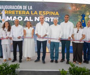 Abinader inaugura carretera Las Espinas tras 36 años de espera en Jamao al Norte